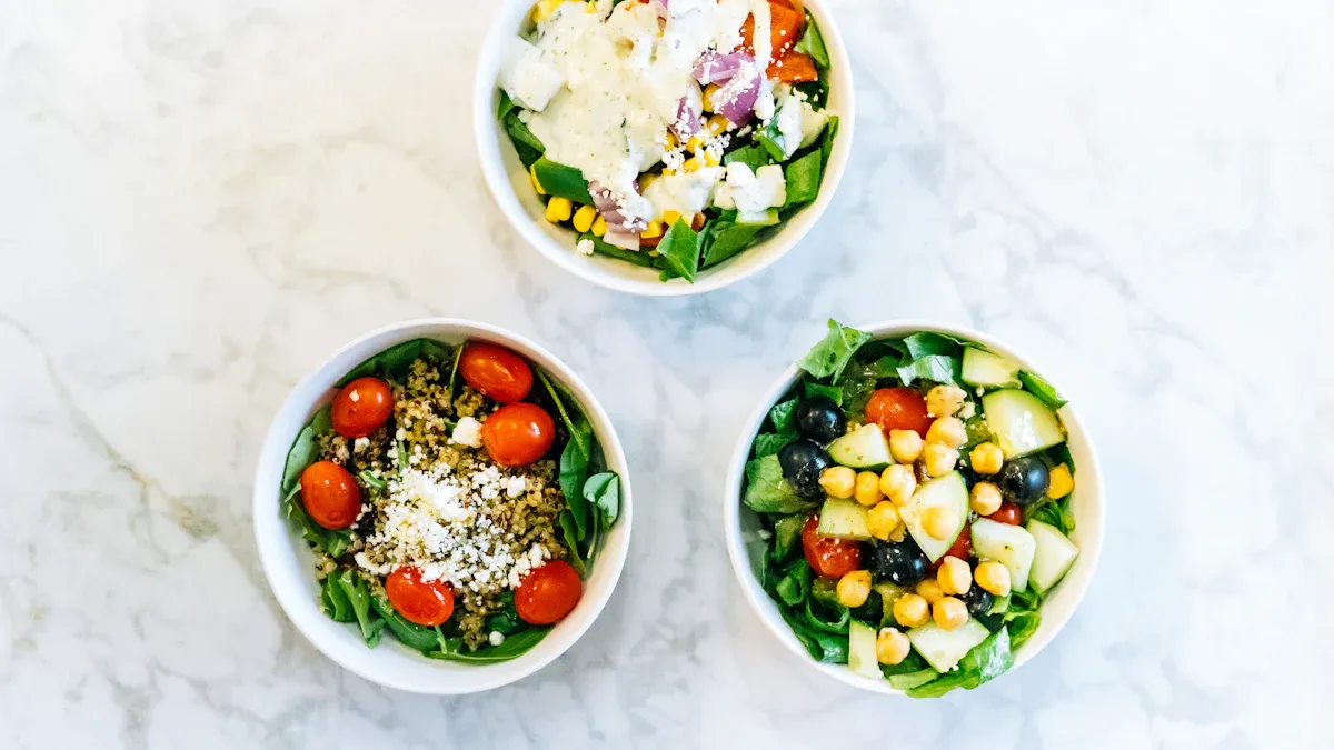 Wholesale Salad Bowls: Sizes and Lid Options