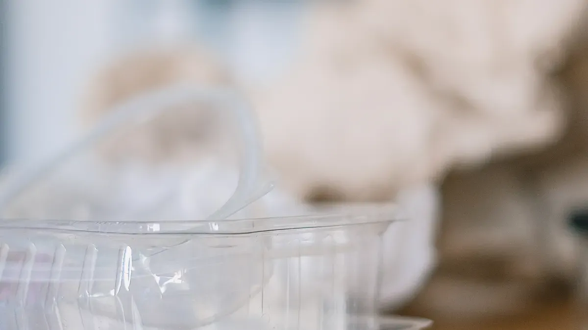 Clear Clamshell Containers Wholesale Buyer'
style=